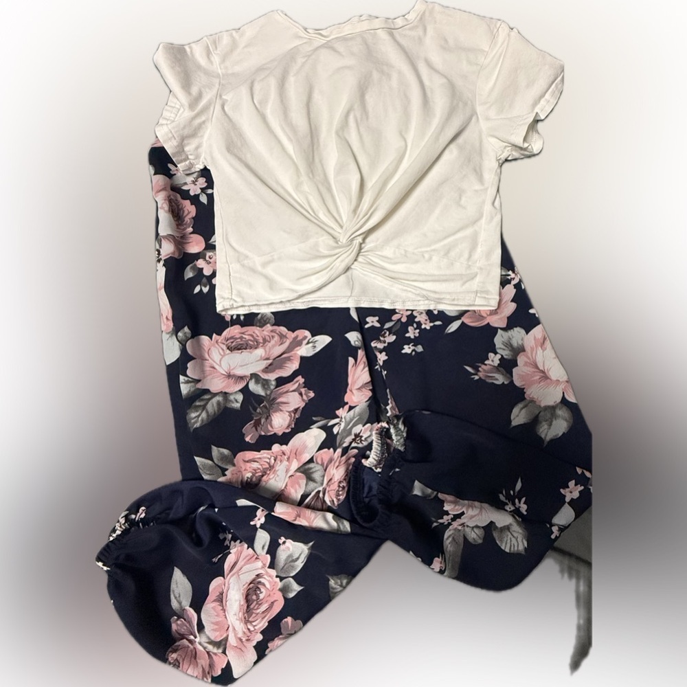 Girls' Twist Hem Top & Floral Pants Set - Picture 5 of 6
